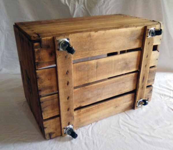 Caja-revistero de madera con ruedas - Imagen 3