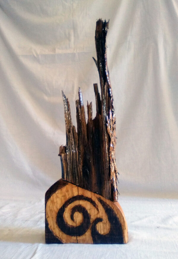 Figura decorativa en madera