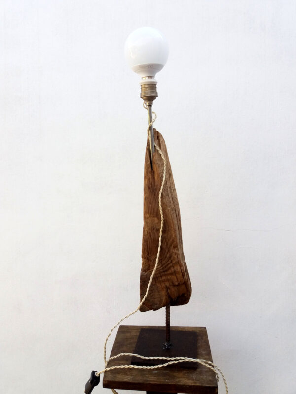 Lámpara industrial vintage en madera de deriva reciclada - Imagen 3