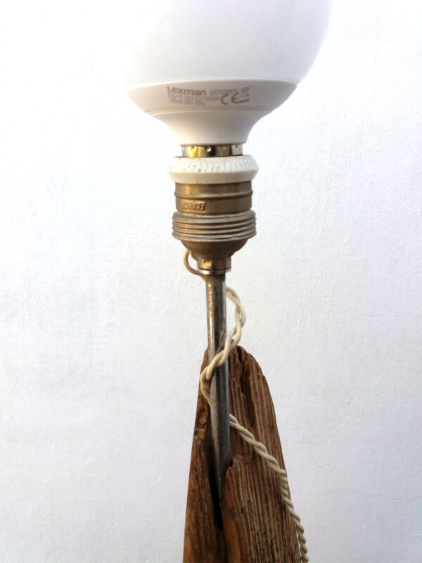 Lámpara industrial vintage en madera de deriva reciclada - Imagen 6
